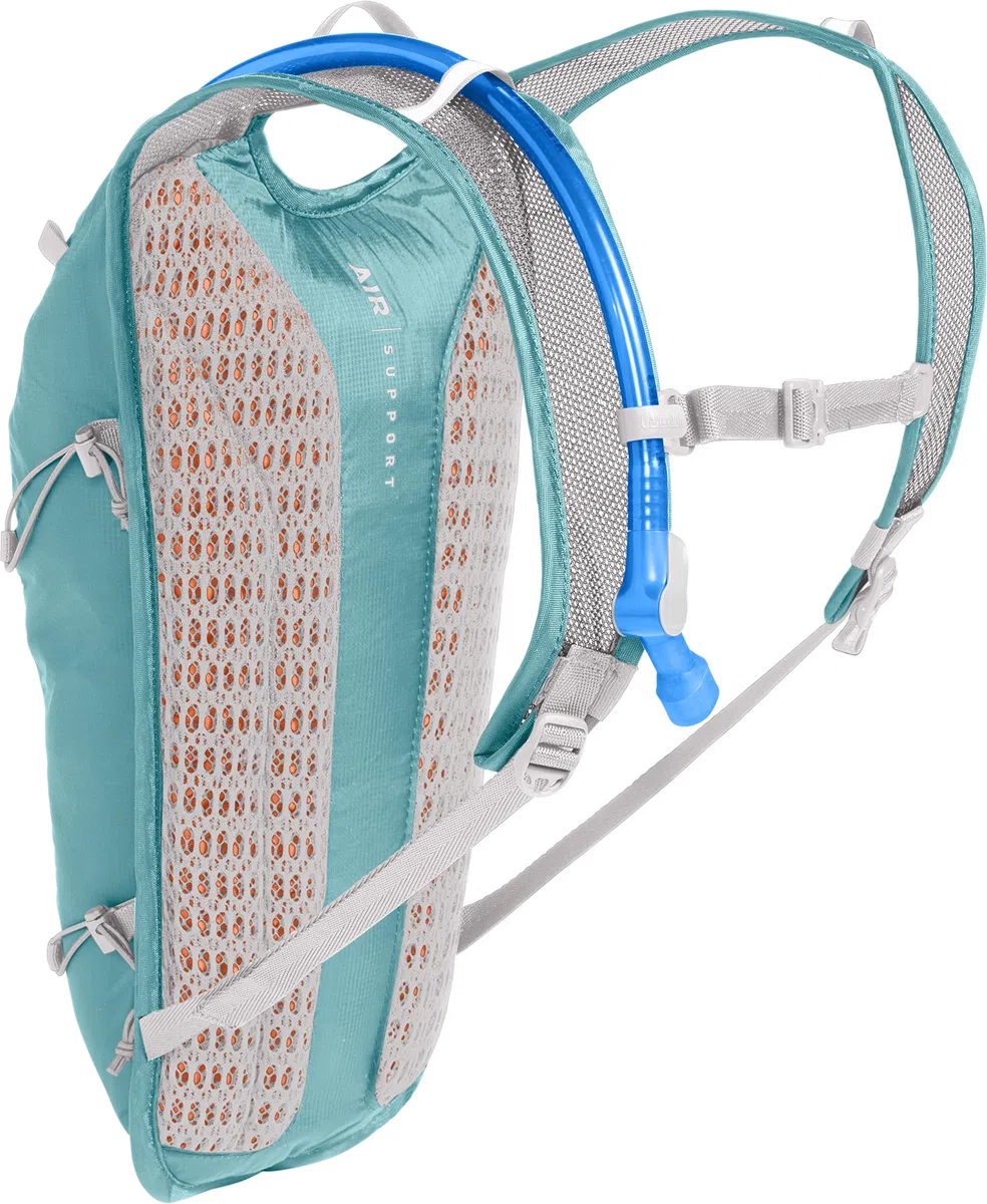 CamelBak Zaino Classic Light da 4 L con Sacca Idrica da 2 L, idratante Unisex Adulto