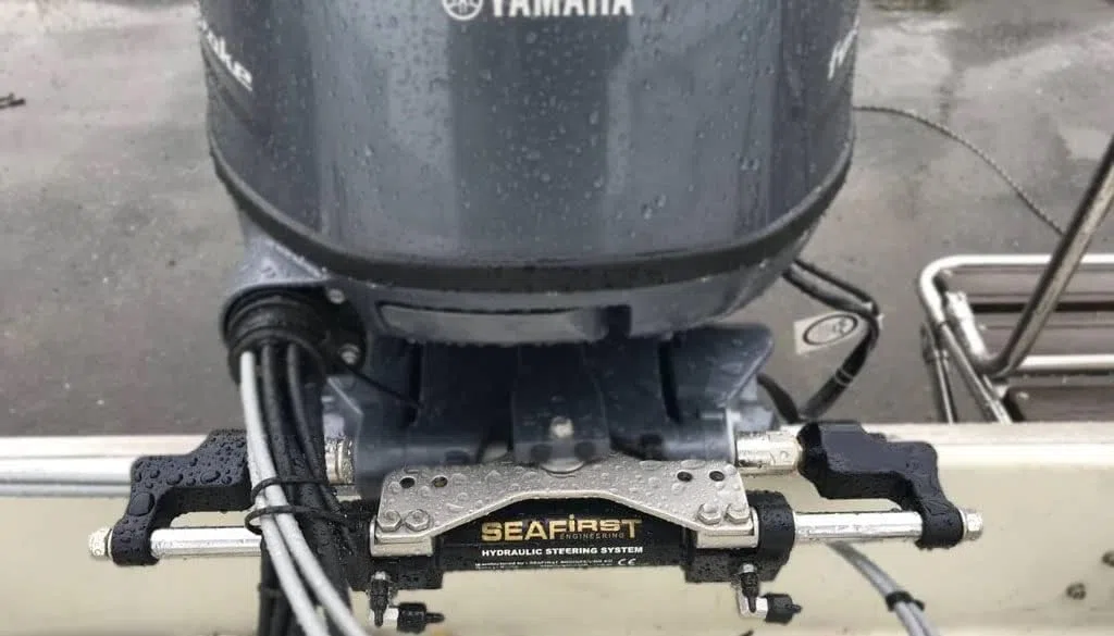 Seafirst Timoneria Idraulica per Motore fuoribordo - Kit Installazione Completa con Pompa Cilindro Olio Tubi Idraulici - Performance Top