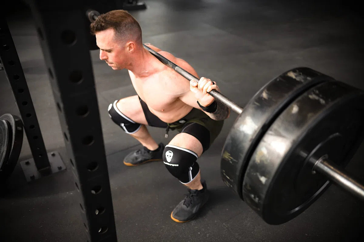 Ginocchiere (1 paio) free – Sacca per ginocchio e compressione brace per squat, Cross training, sollevamento pesi e powerlifting – Gymreapers 7 mm manica coppia – per uomini e donne – 1 anno di garanzia