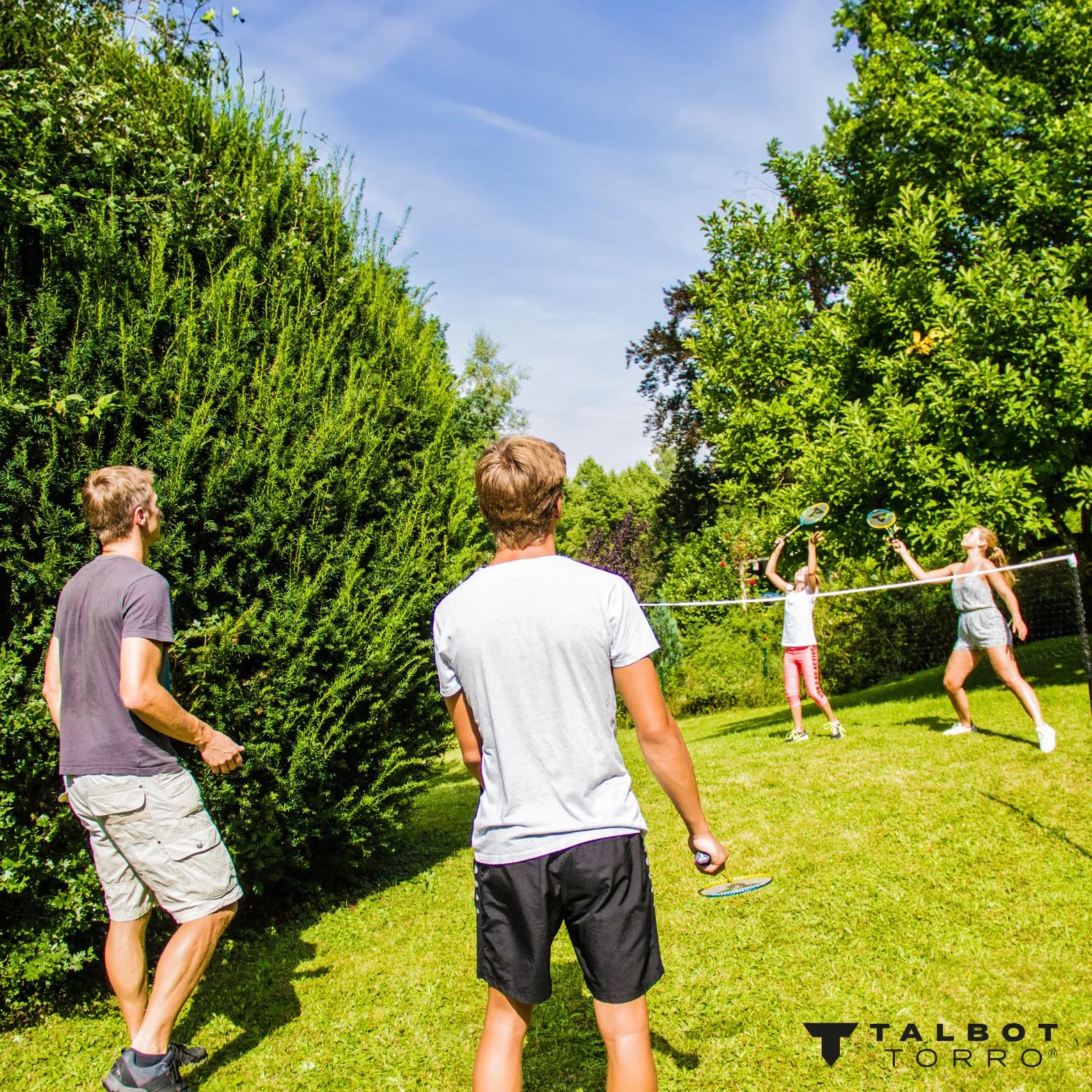 Talbot Torro Set da Badminton Family, 2 Racchette Junior da 53cm, 2 Racchette Standard, 3 volani, Rete Regolabile in Altezza, in Una Borsa di qualità
