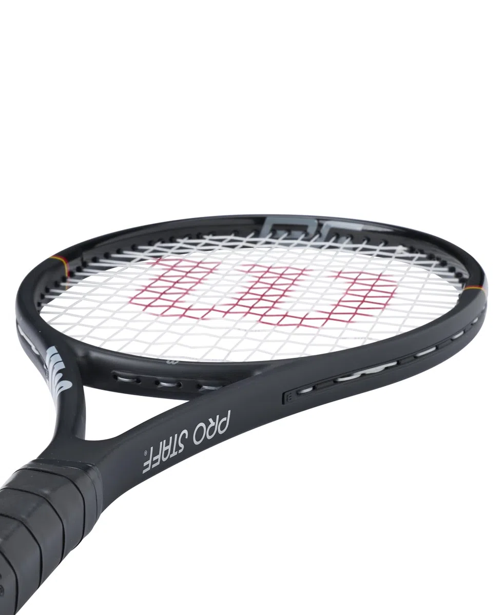 Wilson Racchetta da Tennis Pro Staff Team Classic, Stile Vintage con Innovazione Moderna, Con String Mapping per una Maggiore Precisione, Nero, Grip 3