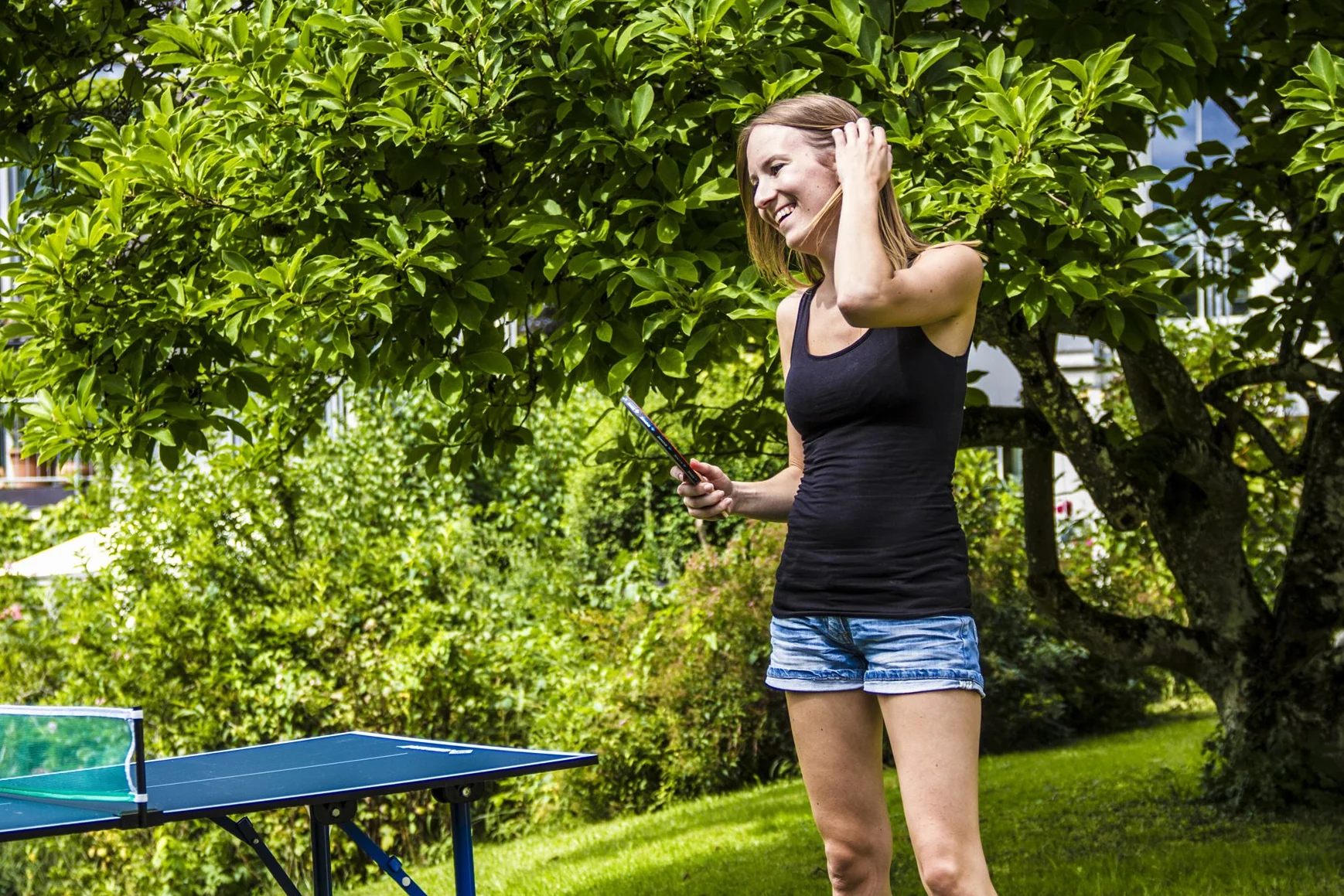 Schildkröt 838579 - Mini Tavolo da Ping Pong Midi XL, 120 x 70 x 68 cm, Perfetto per Il Piccolo Giardino o per la casa