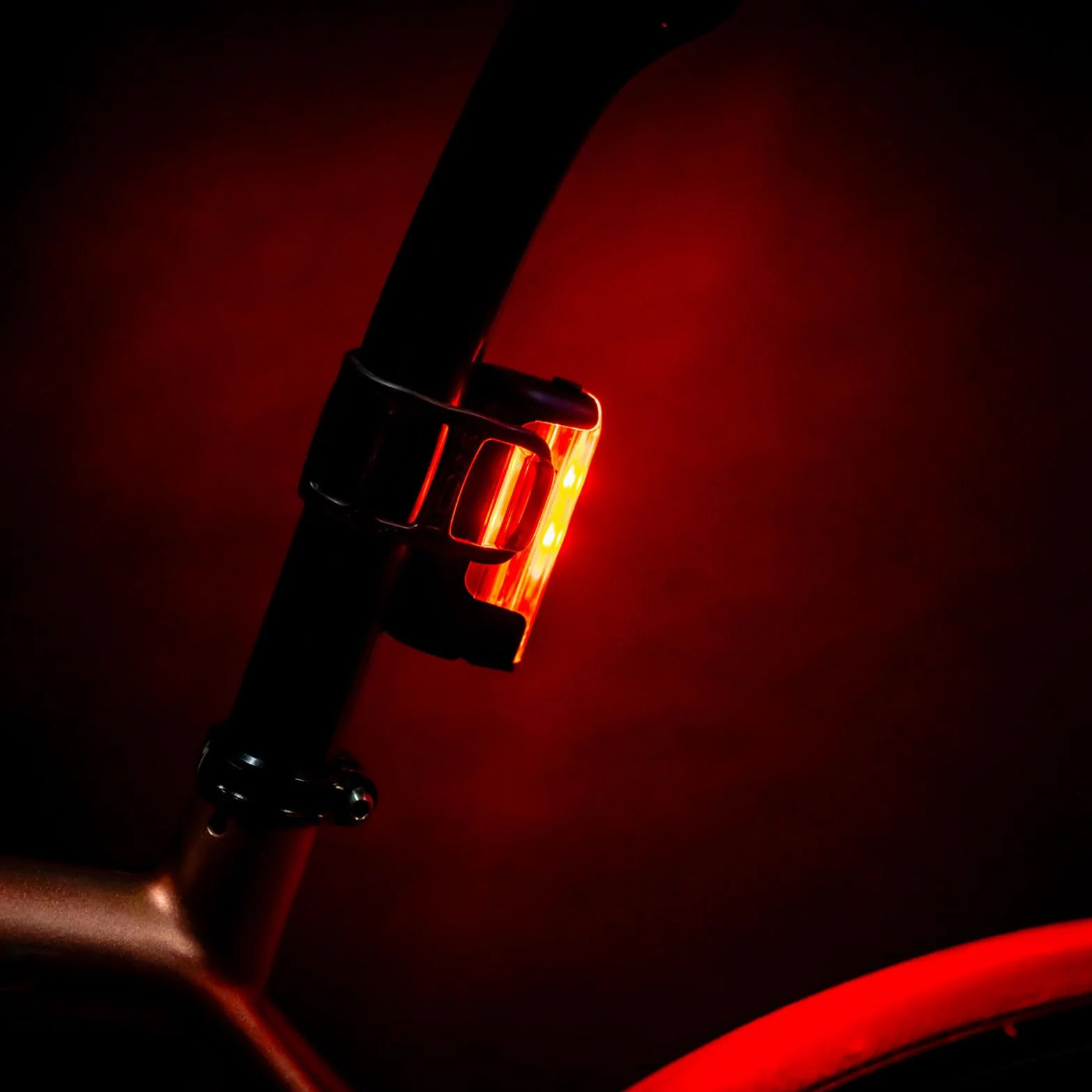 Lezyne Strip Drive Pro - Luce posteriore per bicicletta, LED rosso, da strada, montagna, gravel bike, ricaricabile tramite USB
