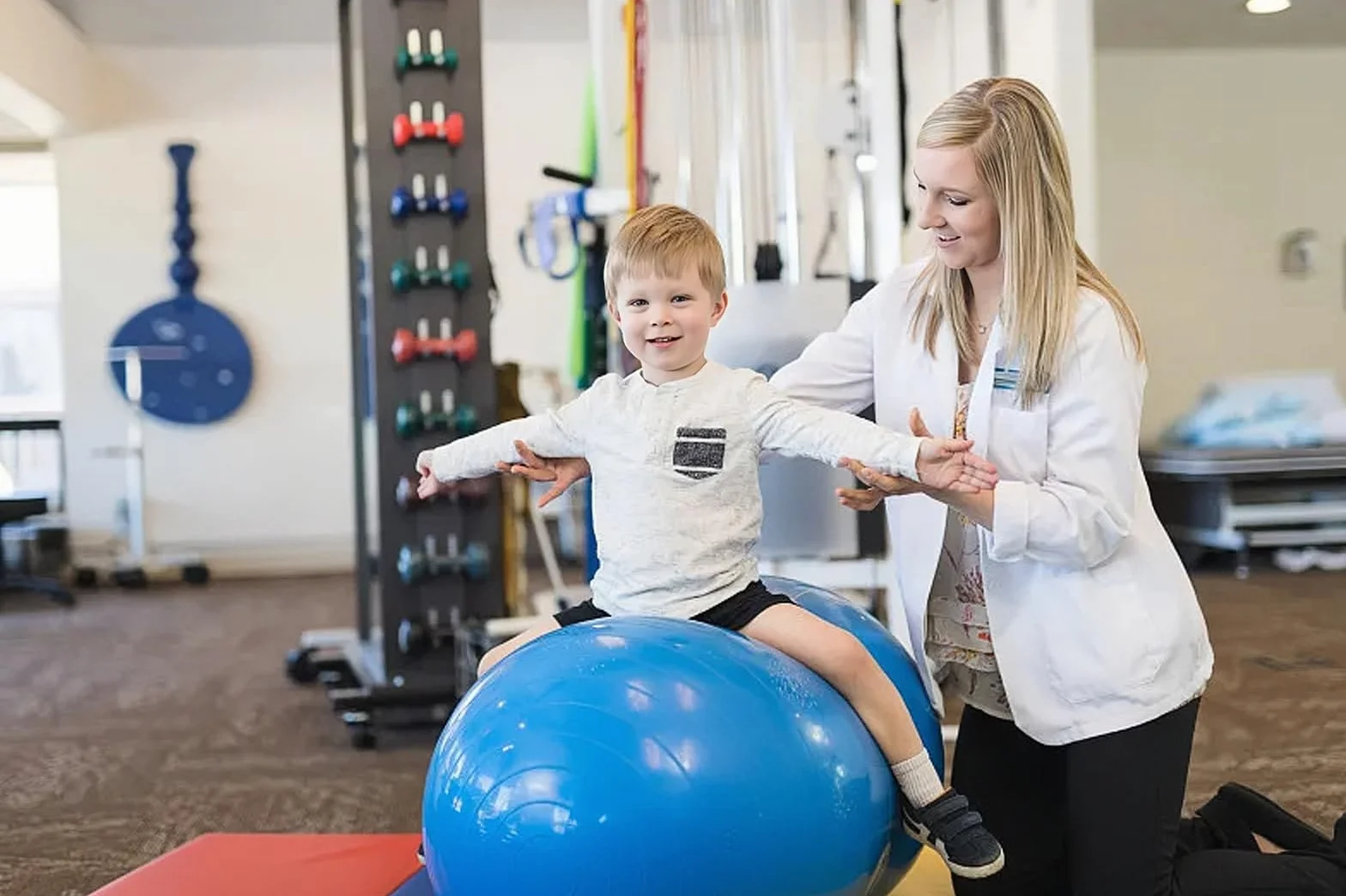 Palla di Arachidi Palla per Esercizi,Palla per Yoga,Palla per Gravidanza,Terapia Fisica,Forza del Core,Fintness in Casa e in Palestra Include Pompa,Viola/Blu/Rosa