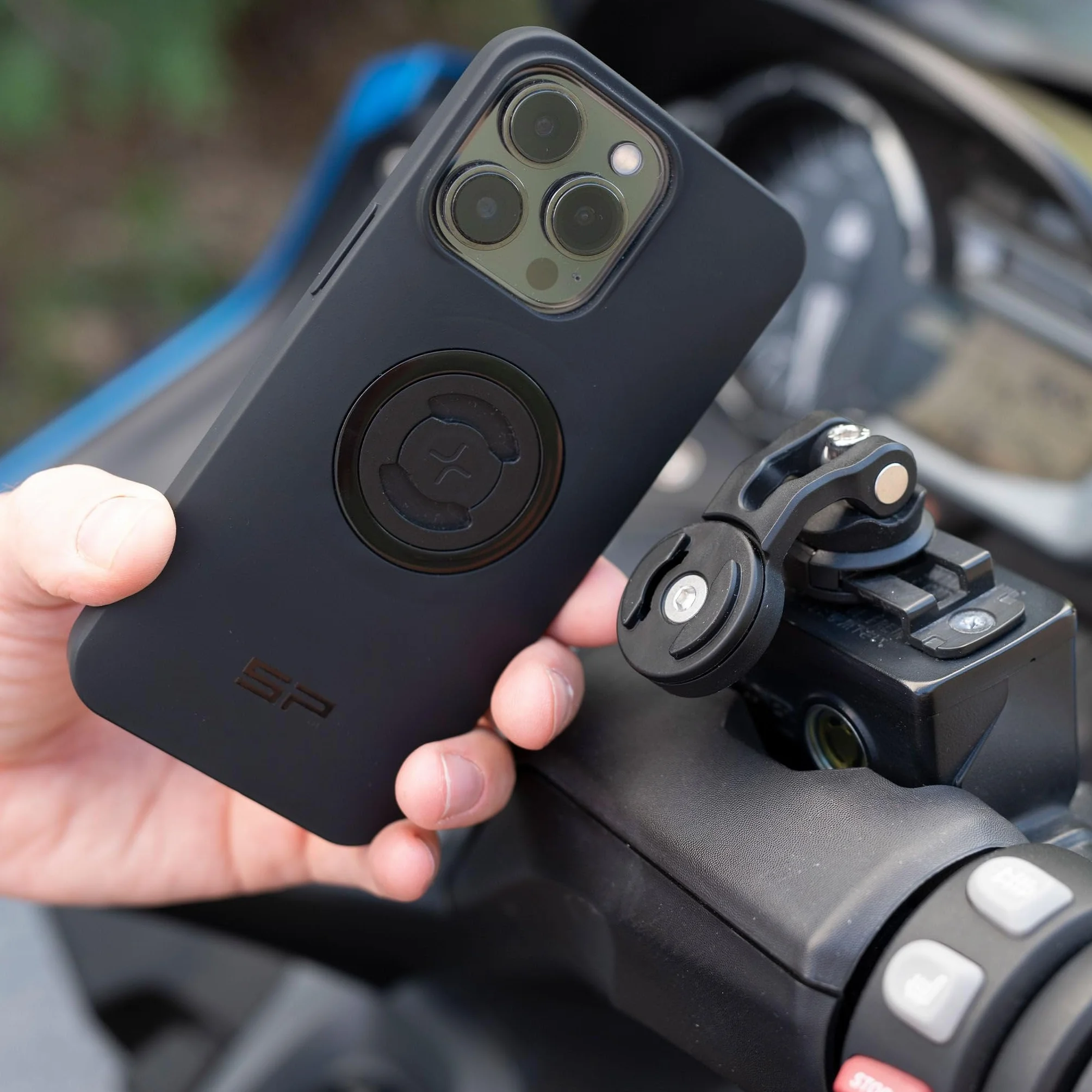 SP CONNECT Brake Mount | SPC+ | Supporto Smartphone per Serbatoio Liquido Freni