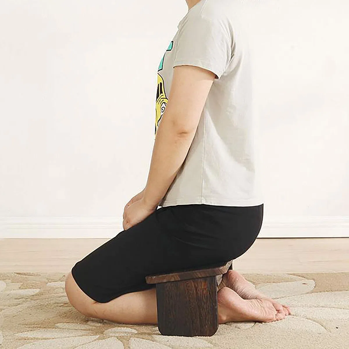 Panca da Meditazione in Legno, Sgabello da Meditazione Pieghevole ed Ergonomico, Robusta Panca da Preghiera, Comoda per Inginocchiarsi o Sedersi, Perfetta per Una Meditazione Più Profonda e Più Lung