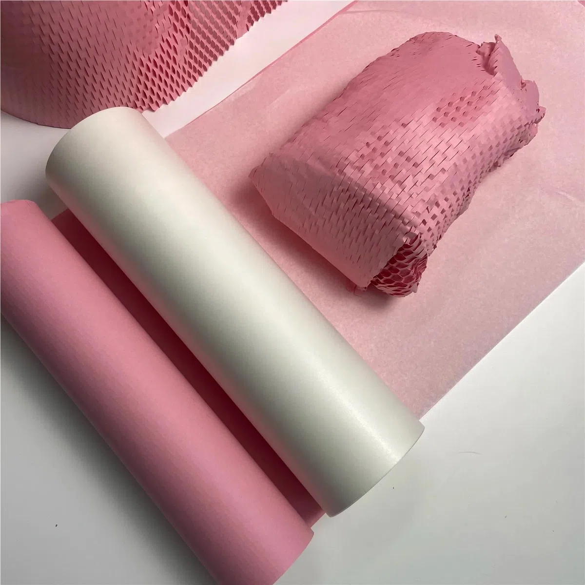 Alternativa al pluriball, Rotolo di carta da imballaggio a nido d'ape varie dimensioni(Pink19.6inchx32.8ft)