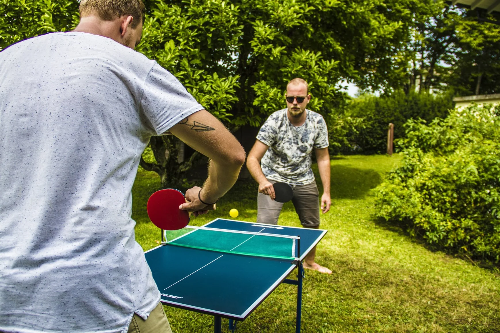 Schildkröt 838579 - Mini Tavolo da Ping Pong Midi XL, 120 x 70 x 68 cm, Perfetto per Il Piccolo Giardino o per la casa