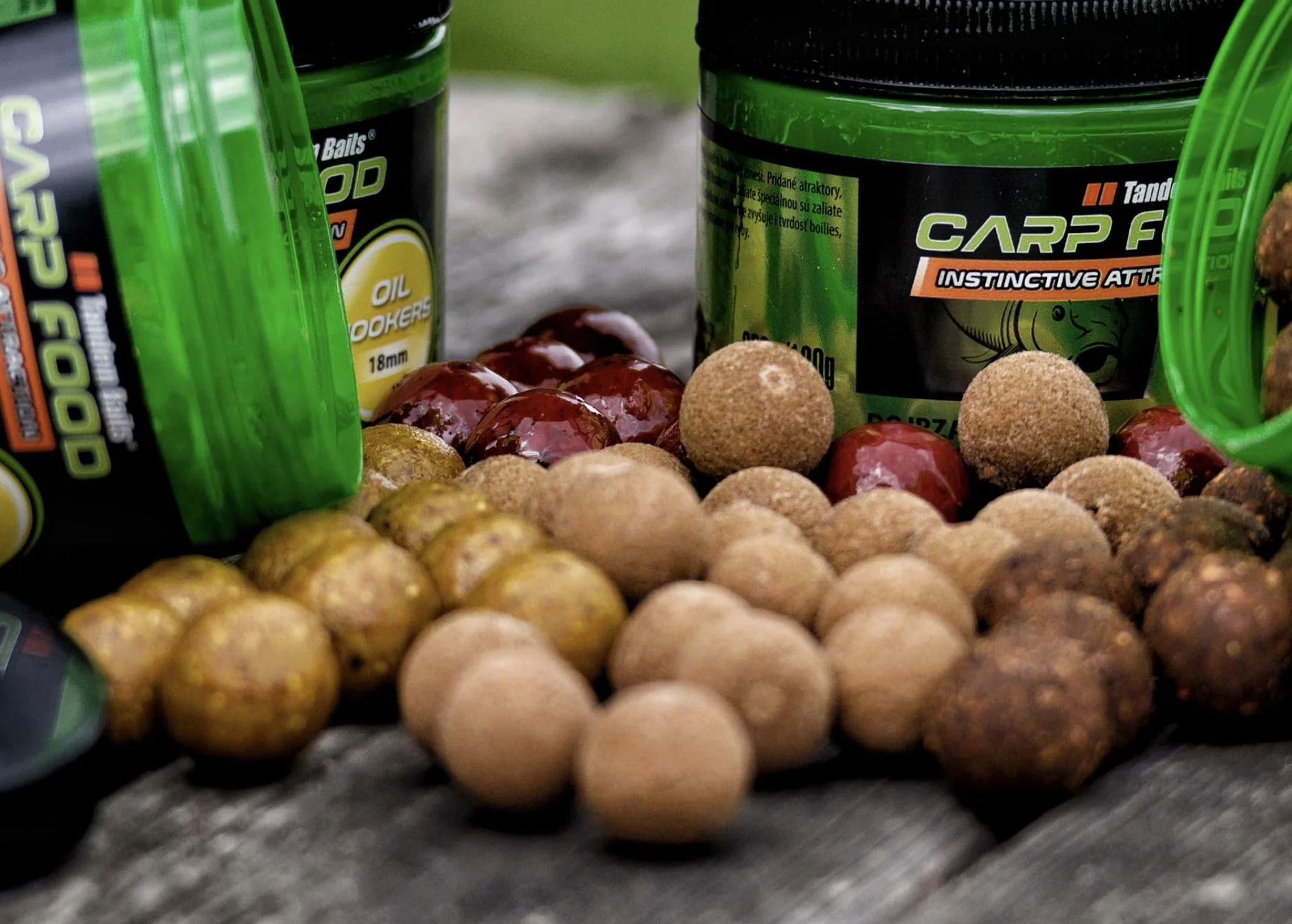 Tandem Baits Set di 22 Carp Hook Baits Fishing Box XXL | Mini Pop Up Boilies 12 mm | Pop Up Boilies 16 mm | Diffusion Booster Attractor | Carpfishing Pesche Pesca Accessori | Alimentatore per la Carpa