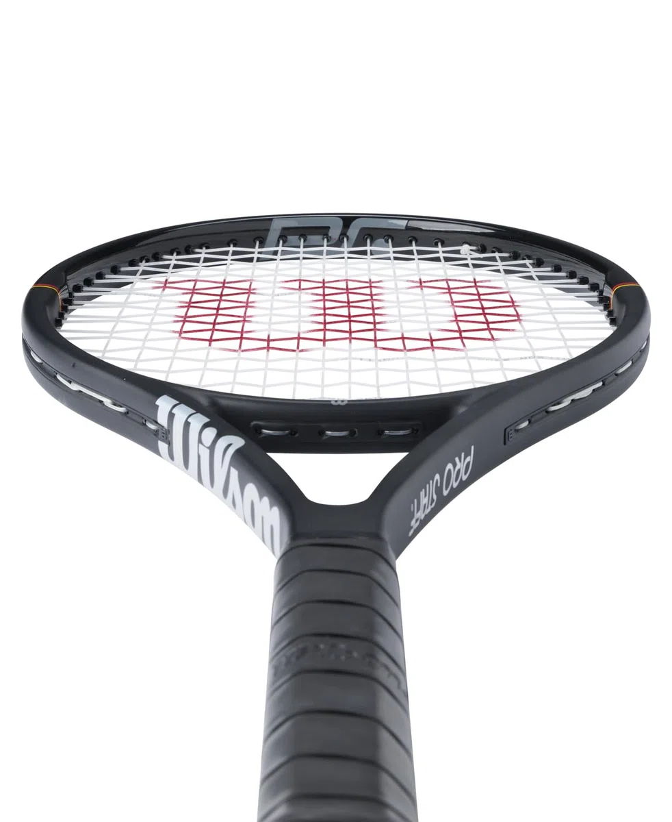 Wilson Racchetta da Tennis Pro Staff Team Classic, Stile Vintage con Innovazione Moderna, Con String Mapping per una Maggiore Precisione, Nero, Grip 3