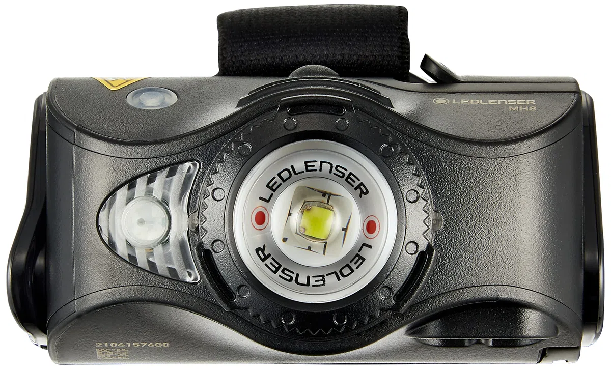 Ledlenser MH8 Lampada Frontale Ricaricabile, 600lm, Portata 200m, RGB | Doppia alimentazione, messa a fuoco regolabile, autonomia fino a 60h, IP54, 139g, ideale per pesca, campeggio ed escursioni