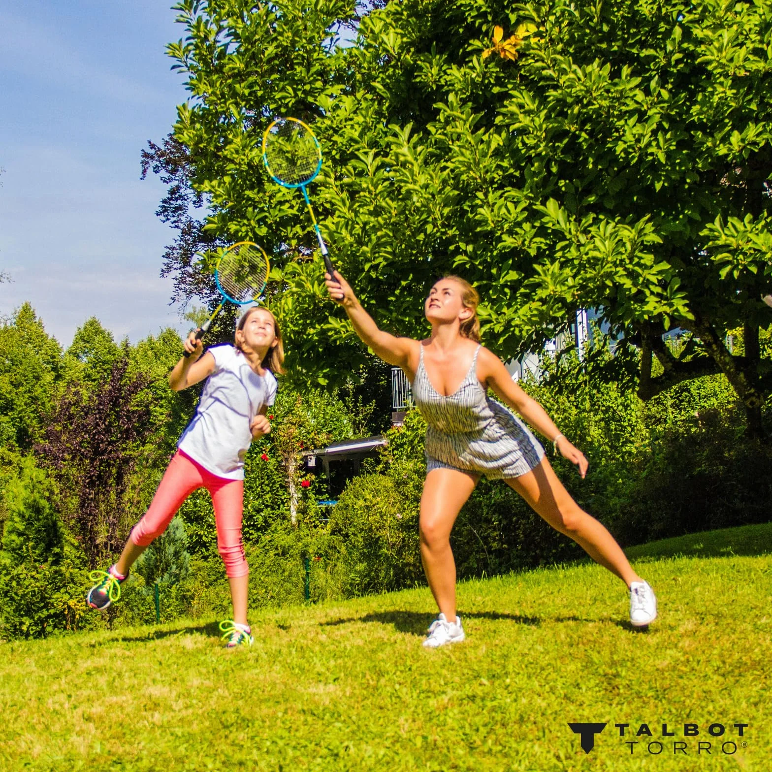 Talbot Torro Set da Badminton Family, 2 Racchette Junior da 53cm, 2 Racchette Standard, 3 volani, Rete Regolabile in Altezza, in Una Borsa di qualità