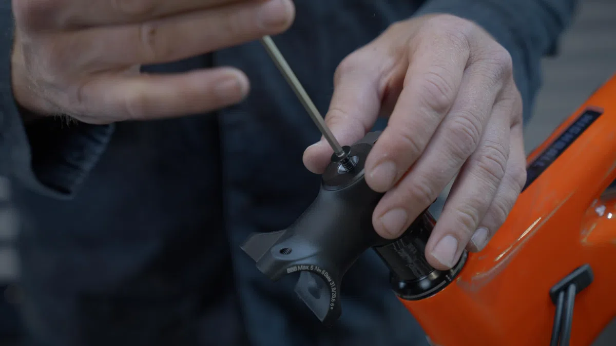 BBB Cycling RoadForce II Attacco manubrio | Per tutti i tipi di bici con manubrio Ø 31,8 mm | Diametro tubo forcella 28,6 mm | Leggero e resistente | BHS-08