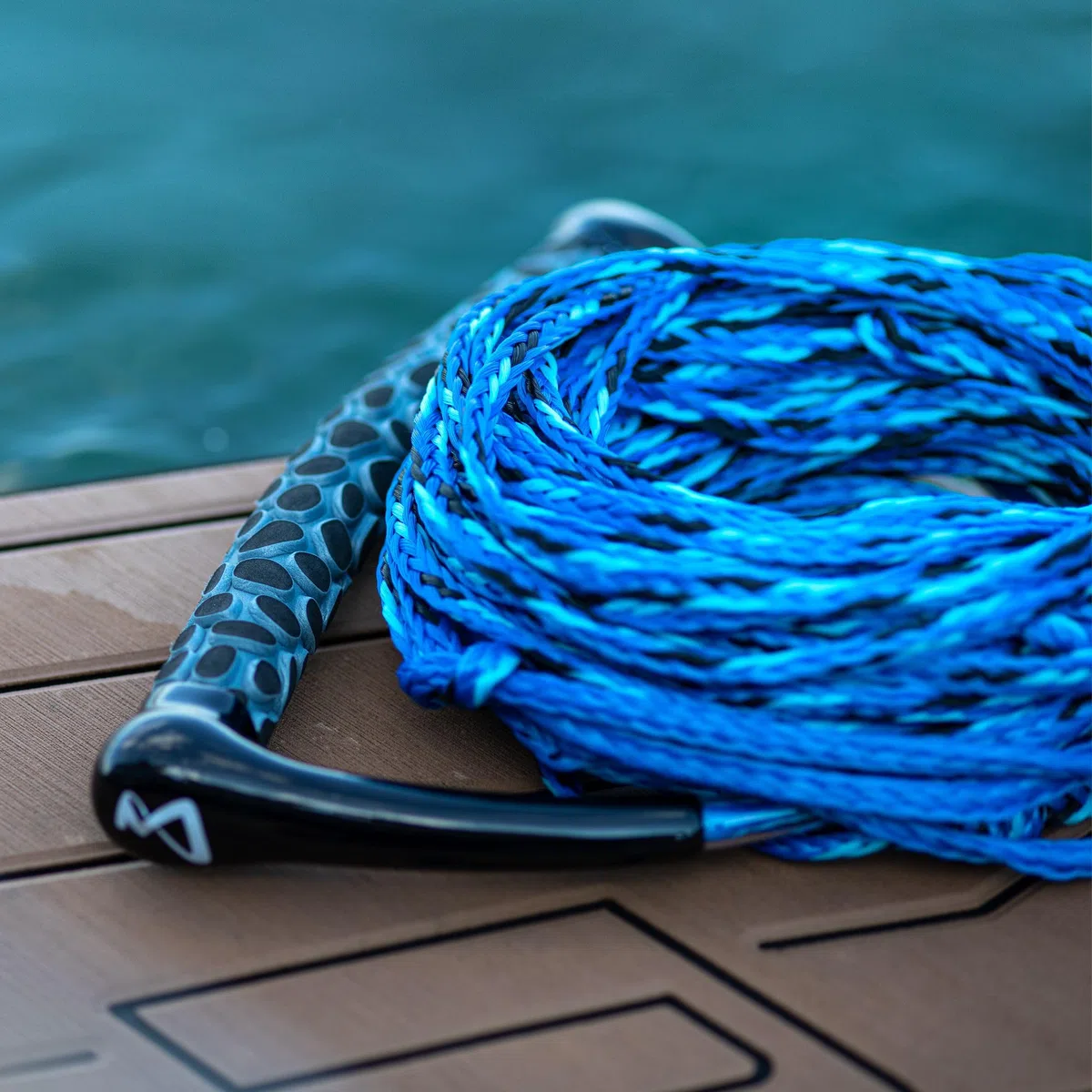 MESLE Wakeboard & Waterski Corda Ergo, Impugnatura ergonomica in Schiuma Eva, Galleggiante, Lunghezza Corda di trazione con Manubrio 23 m, accorciabile a 16,7 m, con Rope Keeper