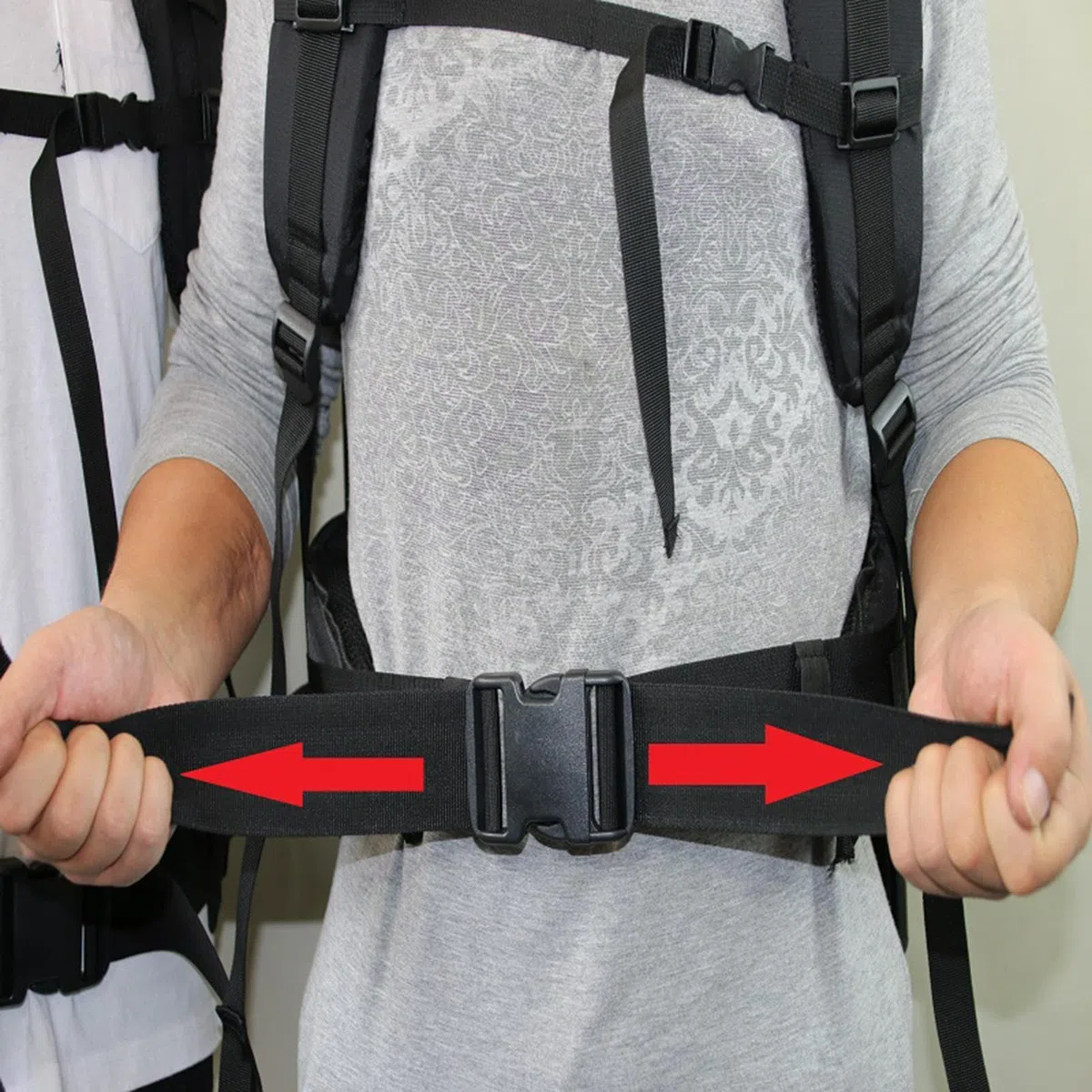 Zaino da Escursione 60 Litri, Zaino da Trasporto Pesante 60 Kg, Telaio in Lega di Alluminio, Nylon Impermeabile, per Trekking e Campeggio- Nero