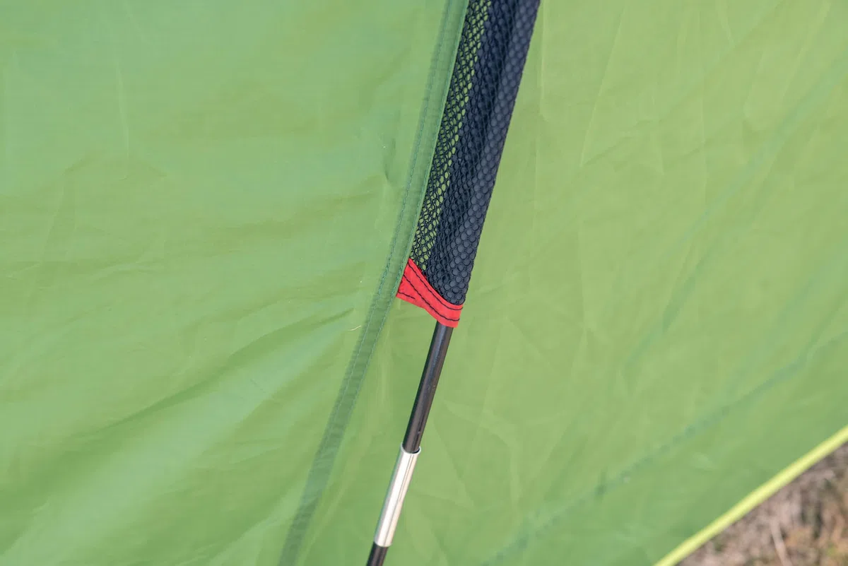 Coleman Darwin Tenda a cupola compatta e leggera, per 2-4 persone, modelli con camera da letto oscurata, tenda da campeggio, festival ed escursionismo, impermeabile 4500 mm, con telo di fondo cucito