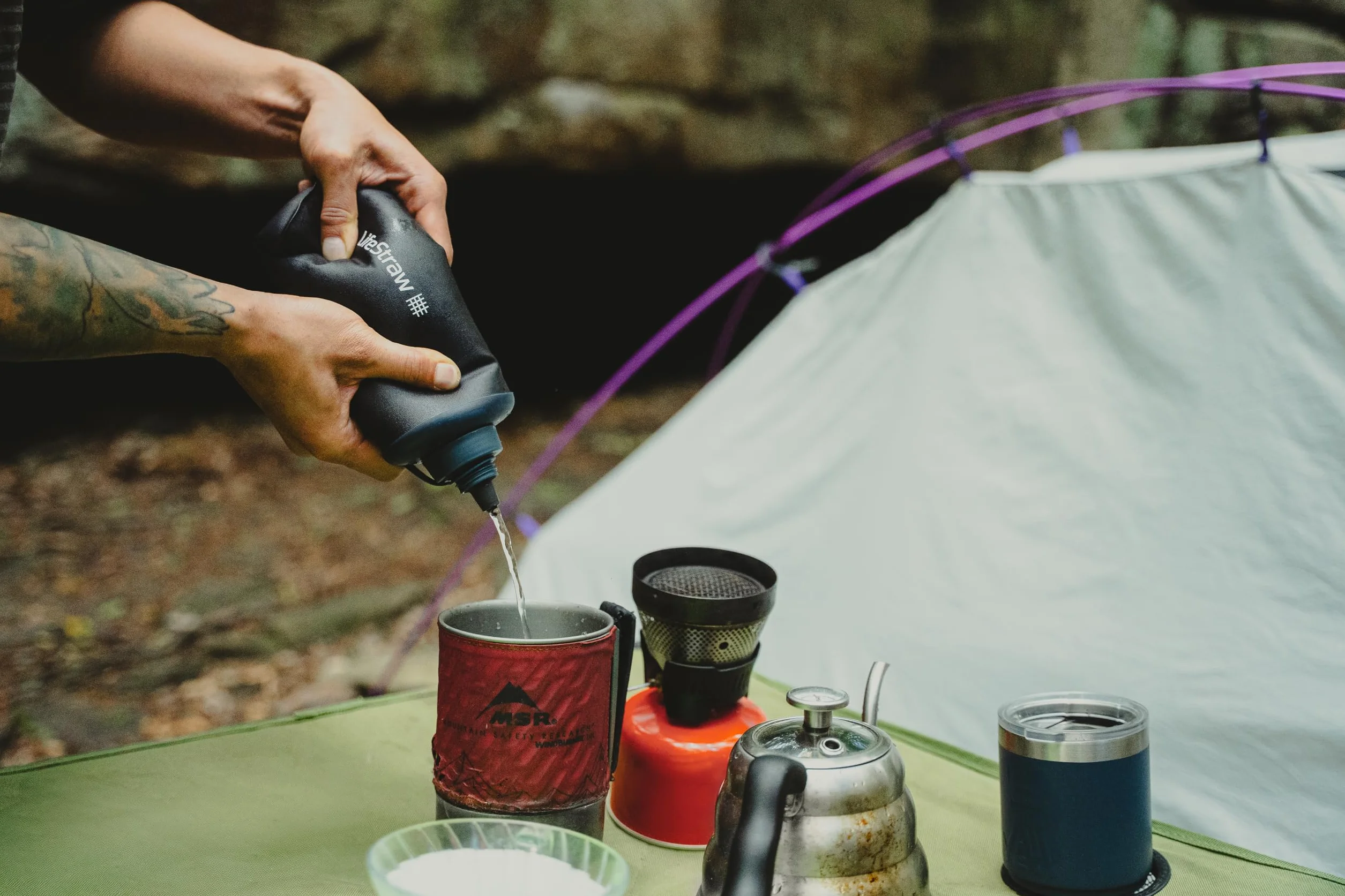 LifeStraw Peak Series - Borraccia pieghevole con sistema di filtraggio dell'acqua – 650ml per trail running, hiking, viaggi, ciclismo, e pesca. Senza BPA, Dark Mountain Gray (grigio)