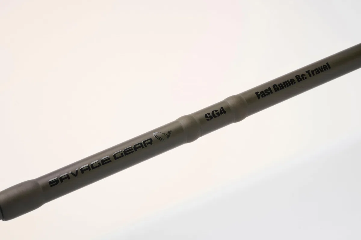 Savage Gear SG4 Canna da viaggio Gioco veloce Baitcast - Canna da lancio a 4 pezzi ad alte prestazioni per la pesca ai predatori, per lucci e spigole in acqua dolce e salata 2.21M 20-60G