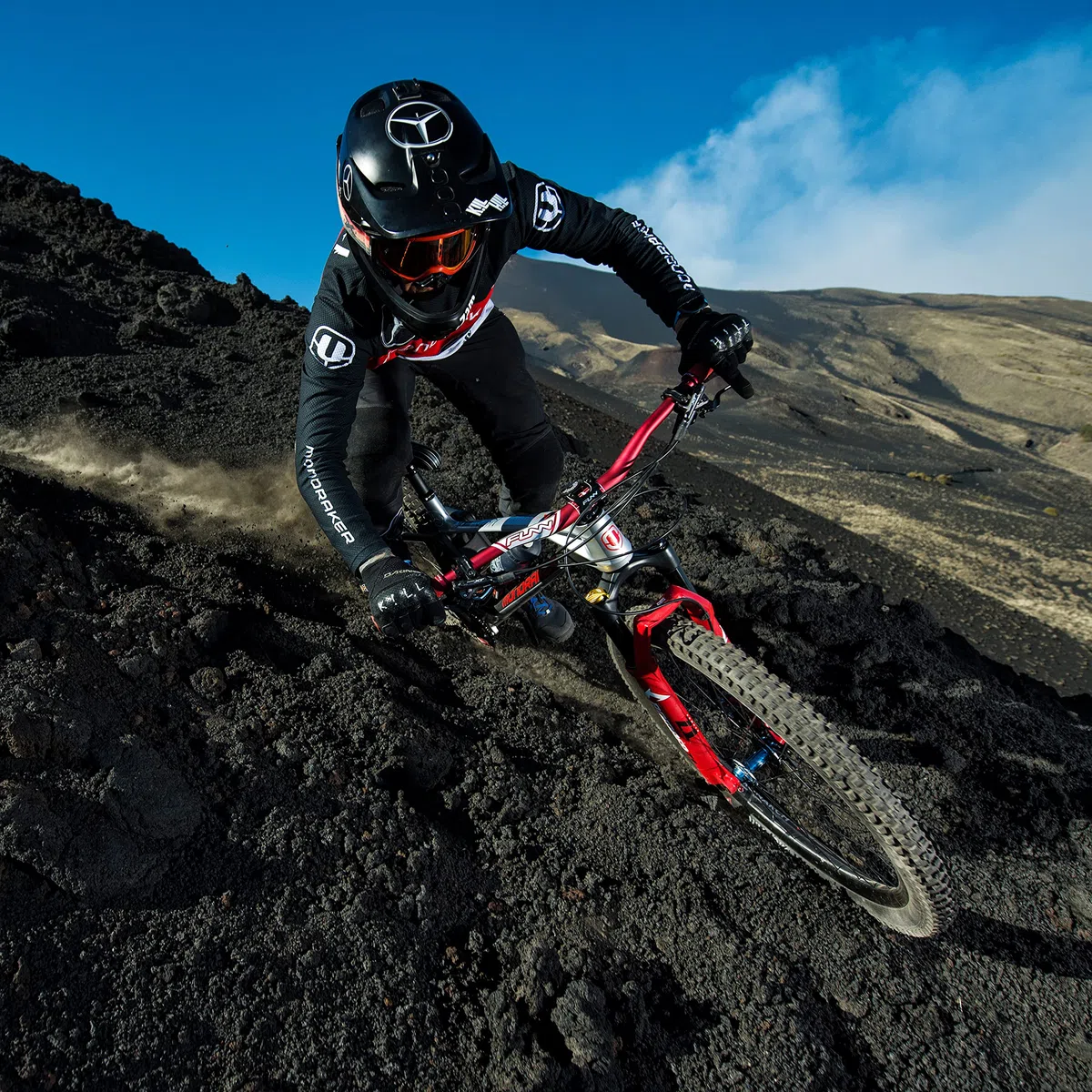 Funn Full On Manubrio per Mountain Bike con Morsetto a Barra da 35 mm e Larghezza di 785 mm, Manubrio Rialzato in Lega Resistente e Leggera per MTB e Bicicletta da BMX (Rialzo di 30 mm, Nero)