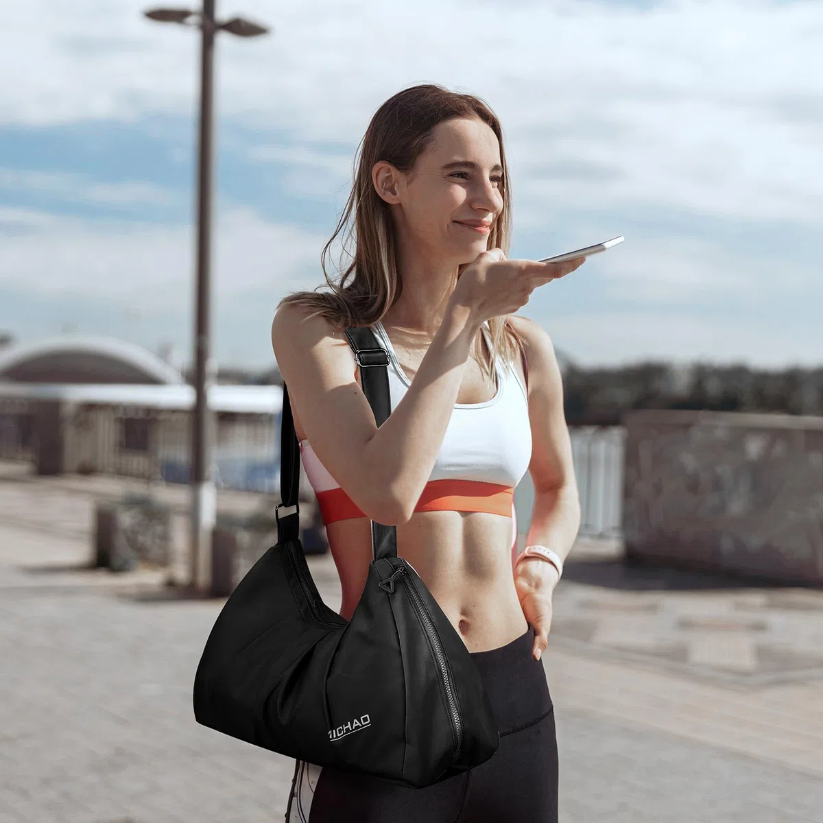 Borsa Palestra Donna con Diseño Plisado Piccola, Elegante Borsa Sportivo con Scomparto per Scarpe, Borsone Piscina con Tasca Bagnata, Gym Duffel Bag per Fitness Viaggio, Nero