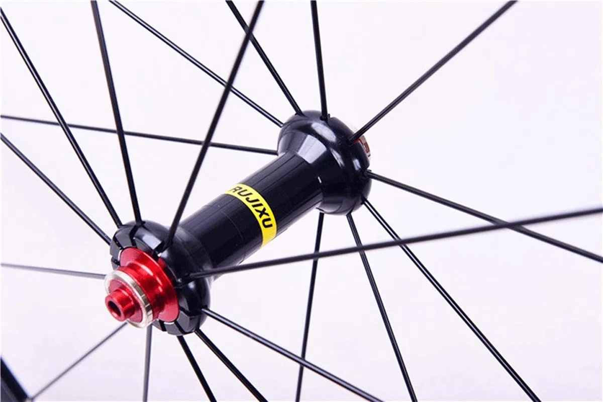 Ruote Set di Ruote per Bici da Strada 700c Ruota Anteriore E Posteriore per Bicicletta da 28 Pollici Cerchio in Lega A Doppia Parete 30mm Freno C/V 8-11 velocità QR 1560g