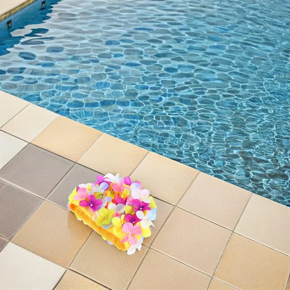 Housoutil 3 Pezzi Cuffia da Nuoto Donna con Design a Petalo Floreale in Chinlon, Leggera con Riduzione della Resistenza All'acqua, per Piscina e Protezione Chioma