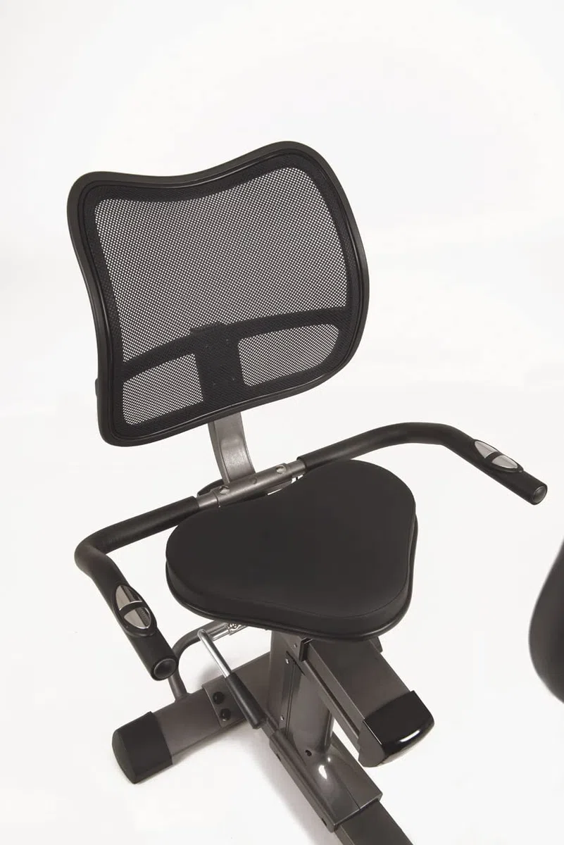 Toorx Bicicletta da camera BRX RECUMBENT 100 ERGO, ergometro, sistema di frenaggio magnetico ad induzione e regolazione elettronica dello sforzo motorizzata su 32 livelli.