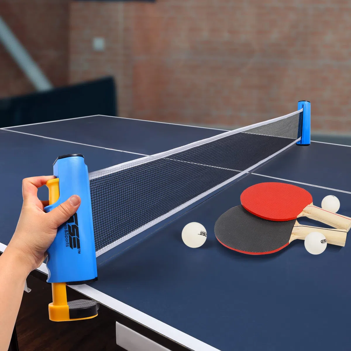 Rete da ping pong retrattile regolabile e post. Rete da ping pong portatile e morsetti. Rete di ricambio per qualsiasi tavolo (blu)