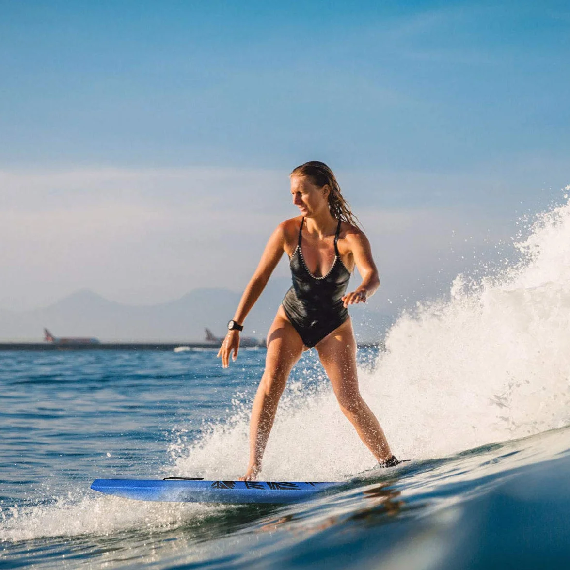 HOMASIS Tavola da Surf L, Bodyboard in XPE e HDPE con Corda per il Polso, Tavoletta Mezzaluna per Surf, Adatta a 14+ Anni, Portata 85 kg, 104 x 51 x 6 cm