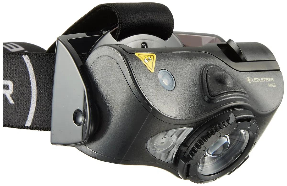 Ledlenser MH8 Lampada Frontale Ricaricabile, 600lm, Portata 200m, RGB | Doppia alimentazione, messa a fuoco regolabile, autonomia fino a 60h, IP54, 139g, ideale per pesca, campeggio ed escursioni