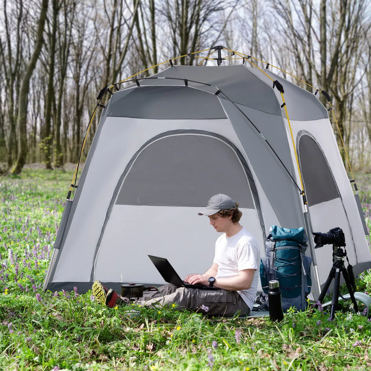 Outsunny - Tenda da campeggio per famiglie, 4 persone, montaggio istantaneo Pop-up 4 finestre, parasole, dim. 2,4 x 2,4 x 1,99 H m fibra di vetro poliestere