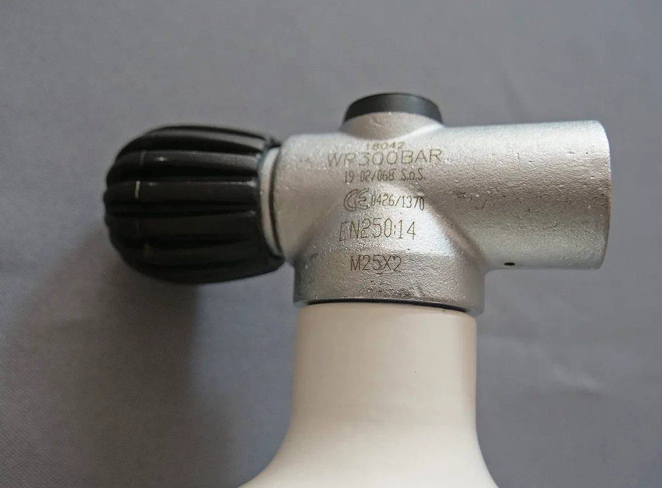 Borraccia subacquea da 3 litri, 300 bar, completa di valvola bianca M25 x 2