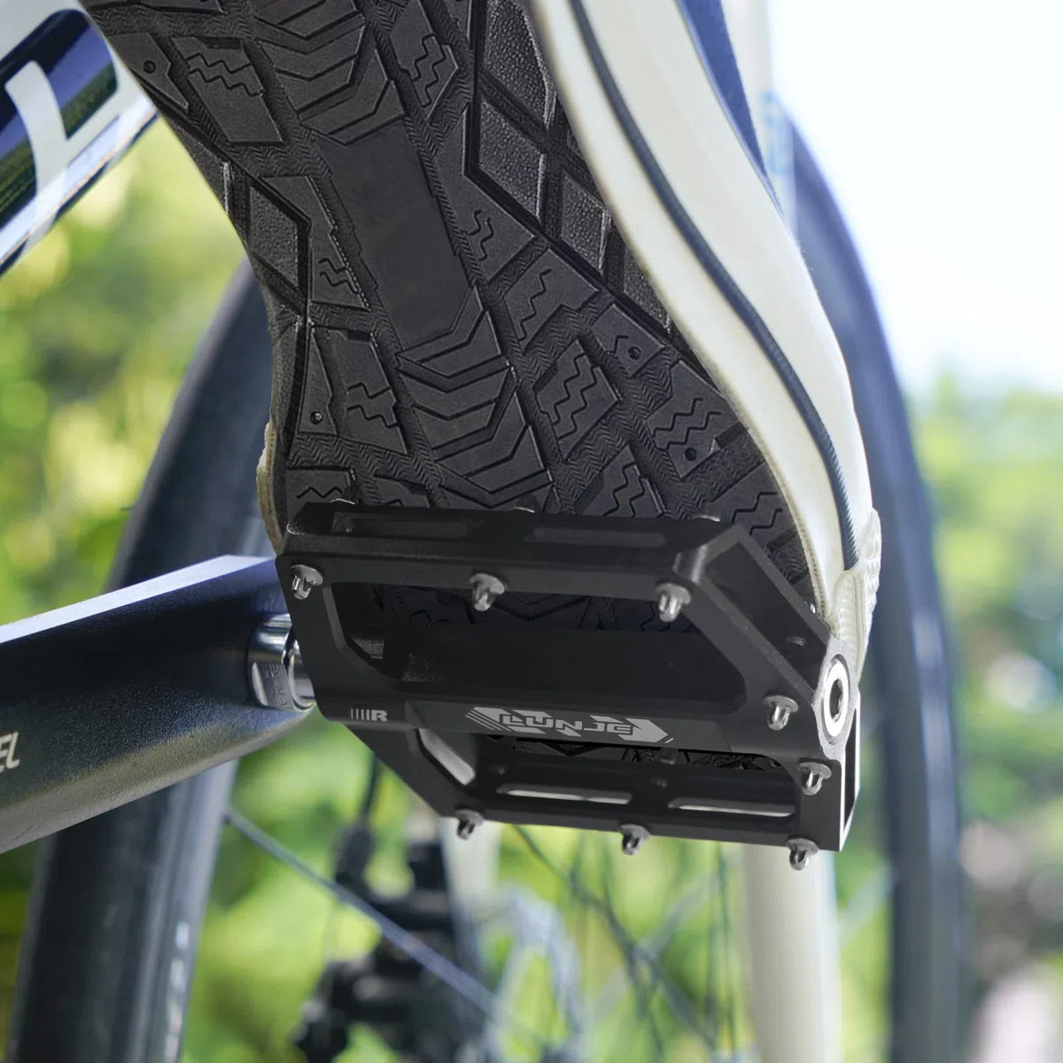 Pedali per bici lavorati a CNC, 6061-T6 in alluminio aeronautico, filettatura 9/16 pollici, piattaforma antiscivolo per mountain bike, strada, pendolari, MTB, ghiaia, e-bike, leggeri e durevoli