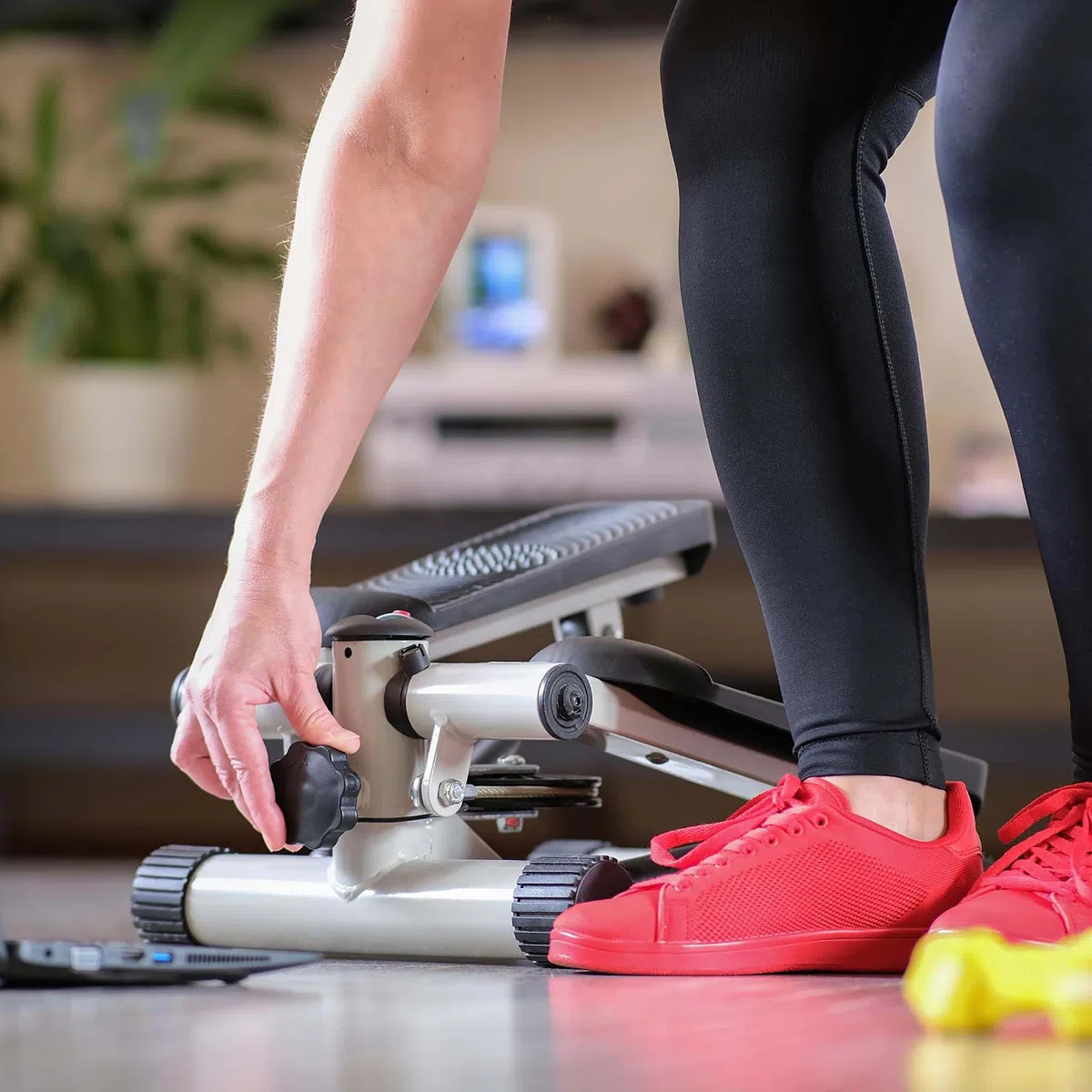 Wiltec LUXTRI Stepper 41x30x18cm con Computer per Allenamento Fitness Gambe & Glutei Ministepper Elastici