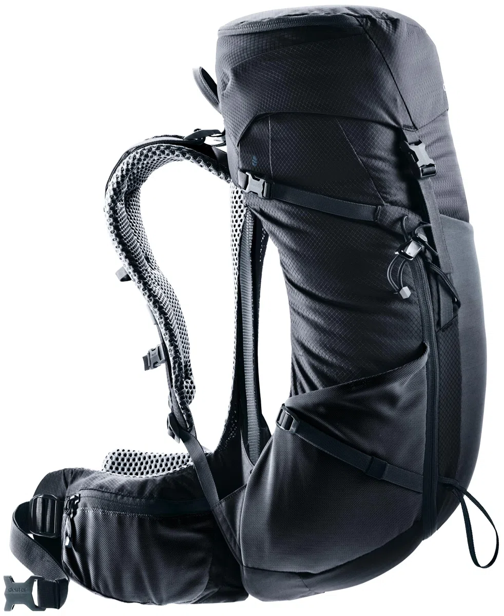 deuter Futura 26 Zaino da trekking con schienale in rete e copertura antipioggia