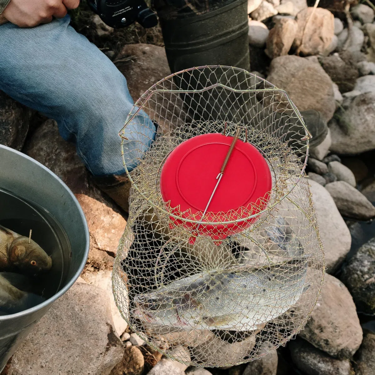Operitacx Gabbia per Pesci in Ferro Leggero e Resistente con Ciotola Galleggiante Nassa da Pesca Pieghevole per Pesca
